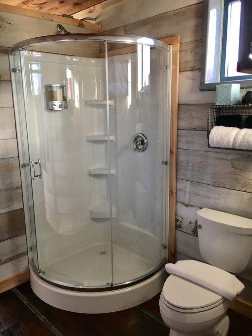 Flophouze Shipping Container Hotel - Houze 5 Round Top Buitenkant foto